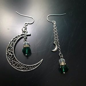 Dangly Moon Crystal Earrings. ~Elegant Moon.🌙